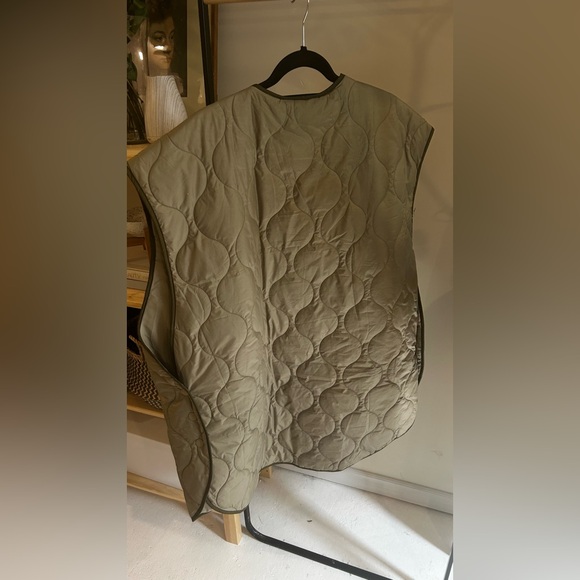 Quilted H&M vest in khaki XL/XXL - Picture 2 of 3